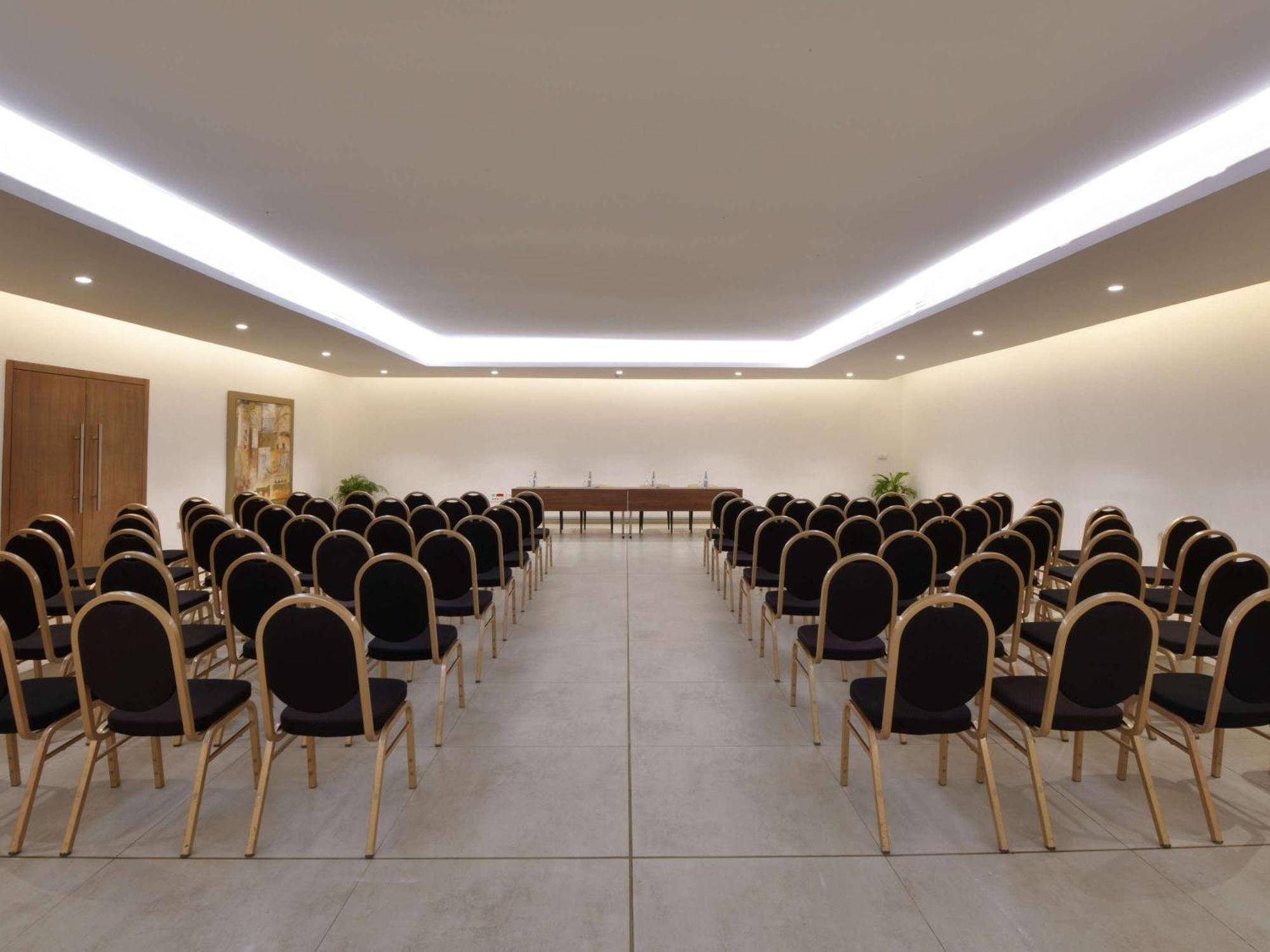 Pullman Kinshasa Grand Hotel Zewnętrze zdjęcie