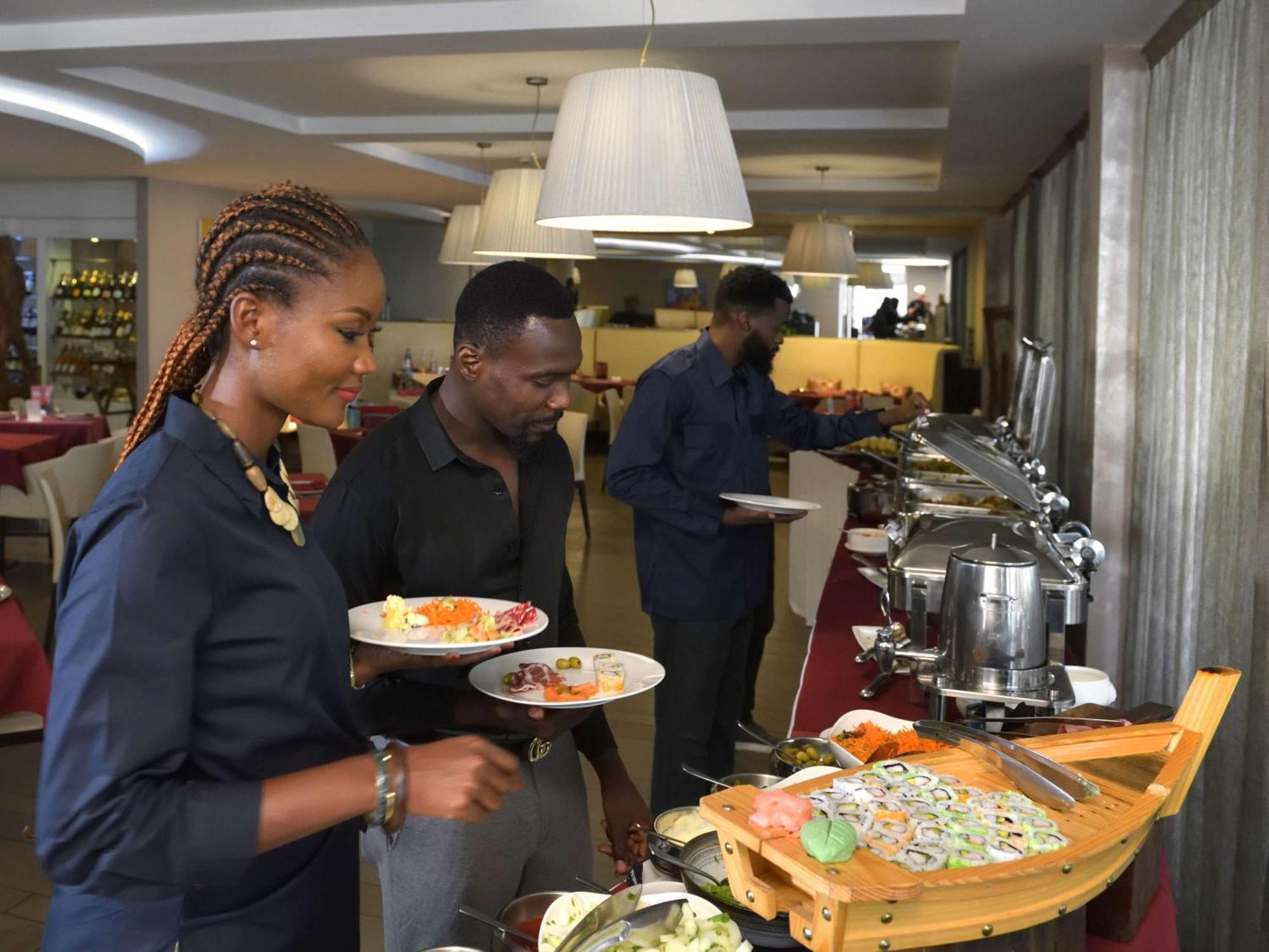 Pullman Kinshasa Grand Hotel Zewnętrze zdjęcie